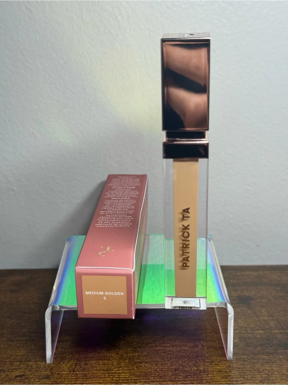 Patrick Ta Major Skin Soft Blur Brightening Concealer Medium Golden 5